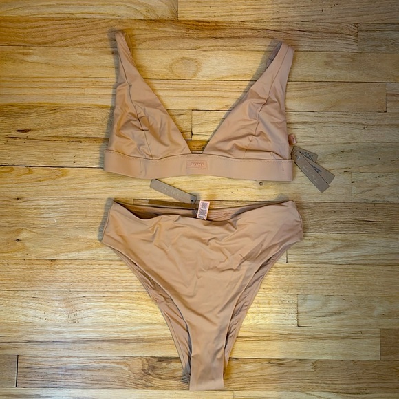 Two piece Skims Swimsuit - Picture 7 of 12